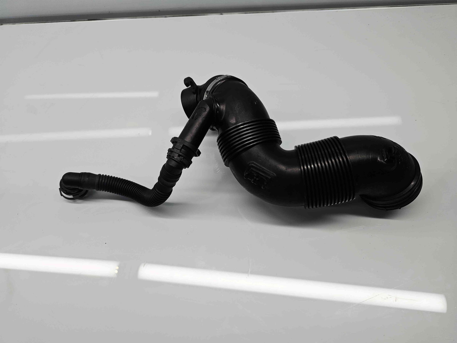 Tub admisie aer Volkswagen Polo (6R) [Fabr 2009-2016] 3C0129654 M 1.2 TDI CFWA 55KW / 75CP - imagine 3