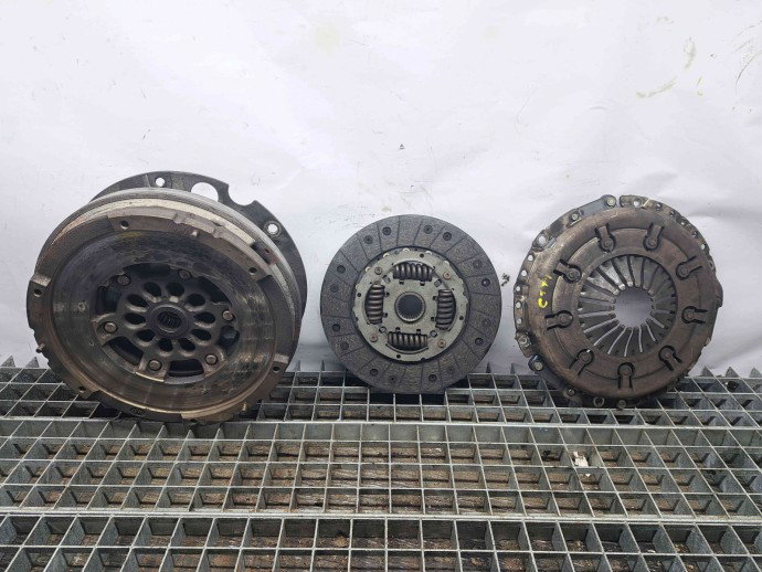 Kit ambreiaj volanta masa dubla Audi A4 (8K2, B8) [Fabr 2008-2015] 323085310 1.8 Benz CABA 88KW / 120CP  