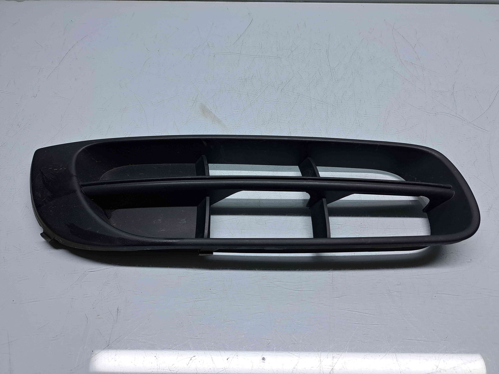 Grila proiector dreapta Skoda Fabia 2 (5J, 542) [Fabr 2007-2014] 5J0807368 - imagine 1