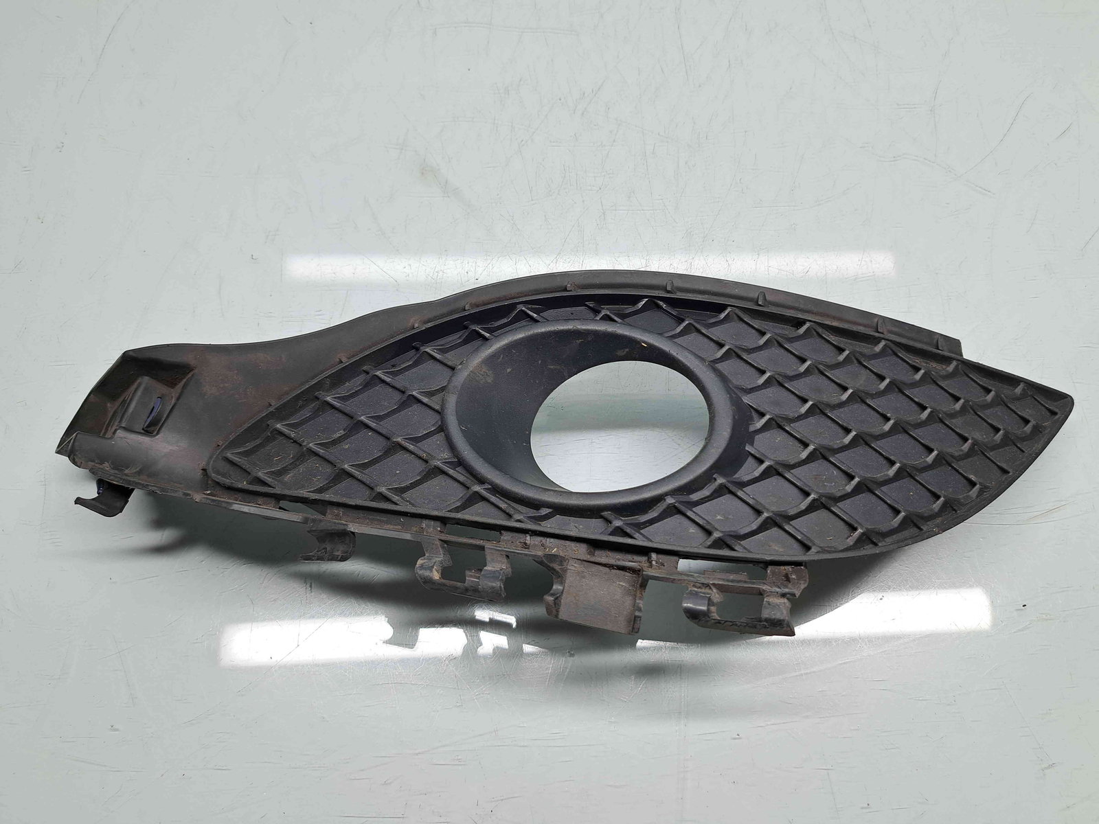 Grila proiector dreapta Mercedes Clasa A (W176) [Fabr 2012-2018] A1768850822 - imagine 1