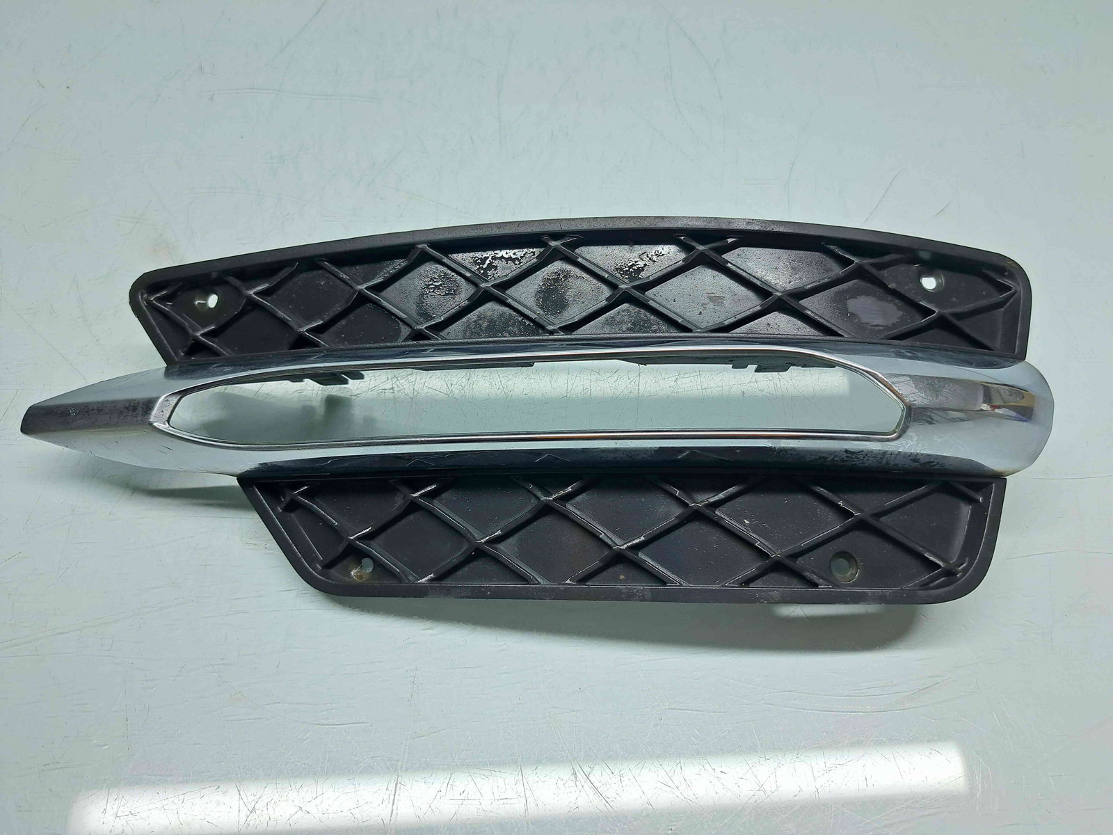 Grila proiector stanga Mercedes Clasa C Coupe (C204) Facelift AMG [Fabr 2011-2015] A2048851353 - imagine 1