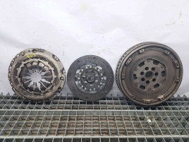 Kit ambreiaj volanta masa dubla Nissan Juke [Fabr 2010-2014] Hatchback 8200450217 1.5 DCI K9K-410   