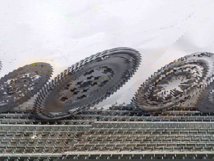 Kit ambreiaj volanta masa dubla Nissan Juke [Fabr 2010-2014] Hatchback 8200450217 1.5 DCI K9K-410   