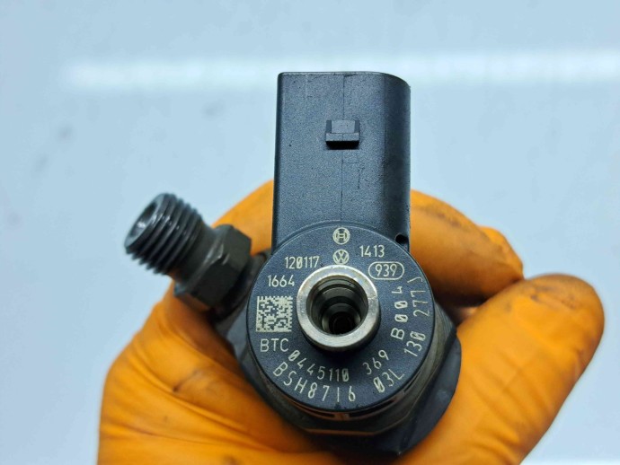 Injector Skoda Octavia 2 Combi (1Z5) [Fabr 2004-2013] Facelift 03L130277J 2.0 TDI CFHC 103KW / 140CP