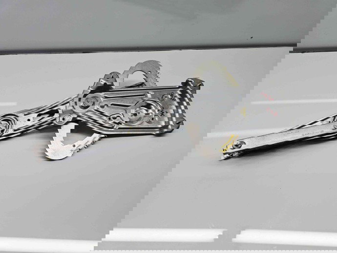 Macara electrica geam dreapta spate Renault Scenic 3 [Fabr 2009-2015] 827200006R