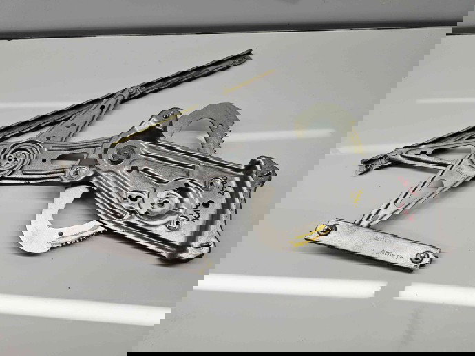 Macara electrica geam dreapta spate Renault Scenic 3 [Fabr 2009-2015] 827200006R