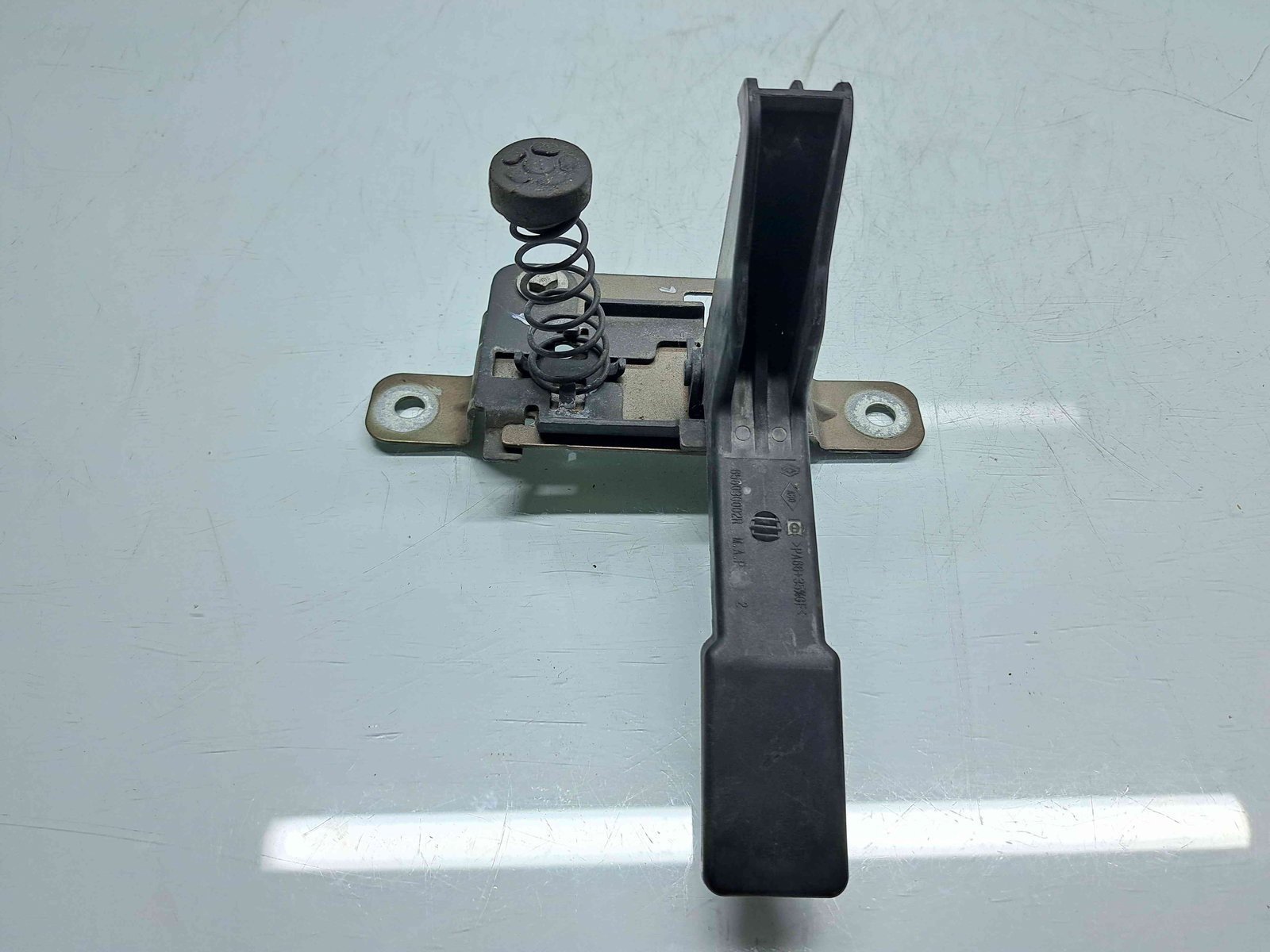 Maner deschidere capota Renault Scenic 3 [Fabr 2009-2015] 651300006R - imagine 4