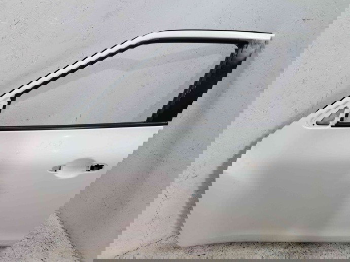 Usa stanga fata Nissan Juke [Fabr 2010-2014] Hatchback 326 Brilliant White