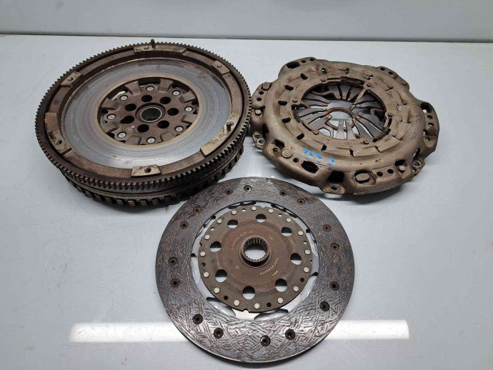 Kit ambreiaj volanta masa dubla  Mercedes Clasa B (W246) [Fabr 2011-2018] A0262501001 1.5 CDI 607951 80KW / 109CP