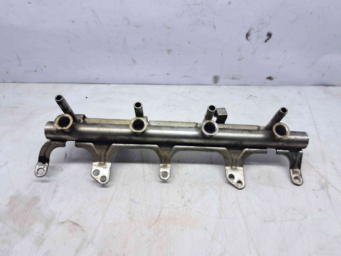 Rampa injectoare Audi A4 (8K2, B8) [Fabr 2008-2015] 06J133317G 1.8 Benz CABA 1.8 Benz CABA 88KW / 120CP