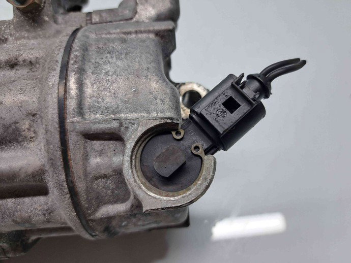 Compresor clima Volkswagen Jetta 4 (6Z) [Fabr 2011-2017] 5N0820803H 1.6 TDI CAYB 66KW / 90CP