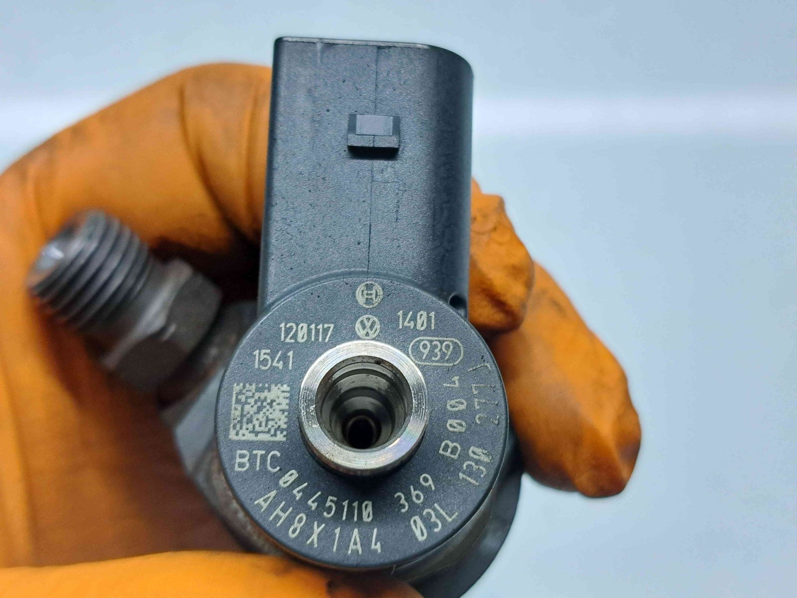 Injector AUDI A4 (8K2, B8) [Fabr 2008-2015] 03L130277J 2.0 TDI CFHC 103KW / 140CP - imagine 2