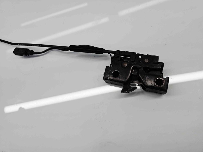 Broasca capota Volkswagen Polo (6R) [Fabr 2009-2016] OEM