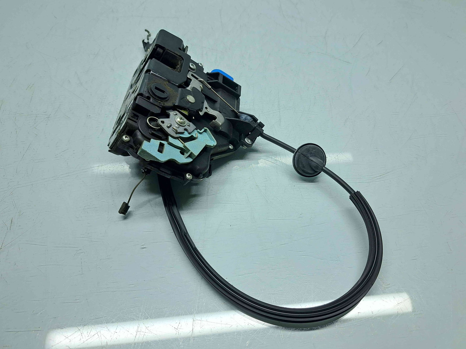 Broasca usa dreapta spate Volkswagen Touran II (1T3) [Fabr 2010-2015] 7L0839016H - imagine 2