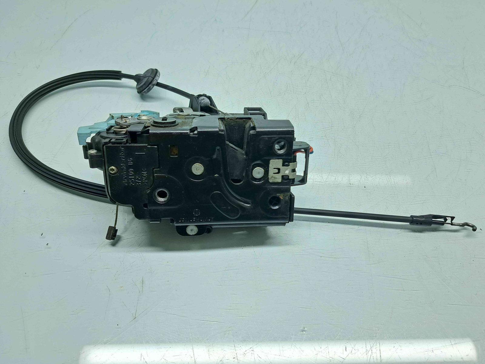Broasca usa stanga spate Volkswagen Touran II (1T3) [Fabr 2010-2015] 7L0839015H