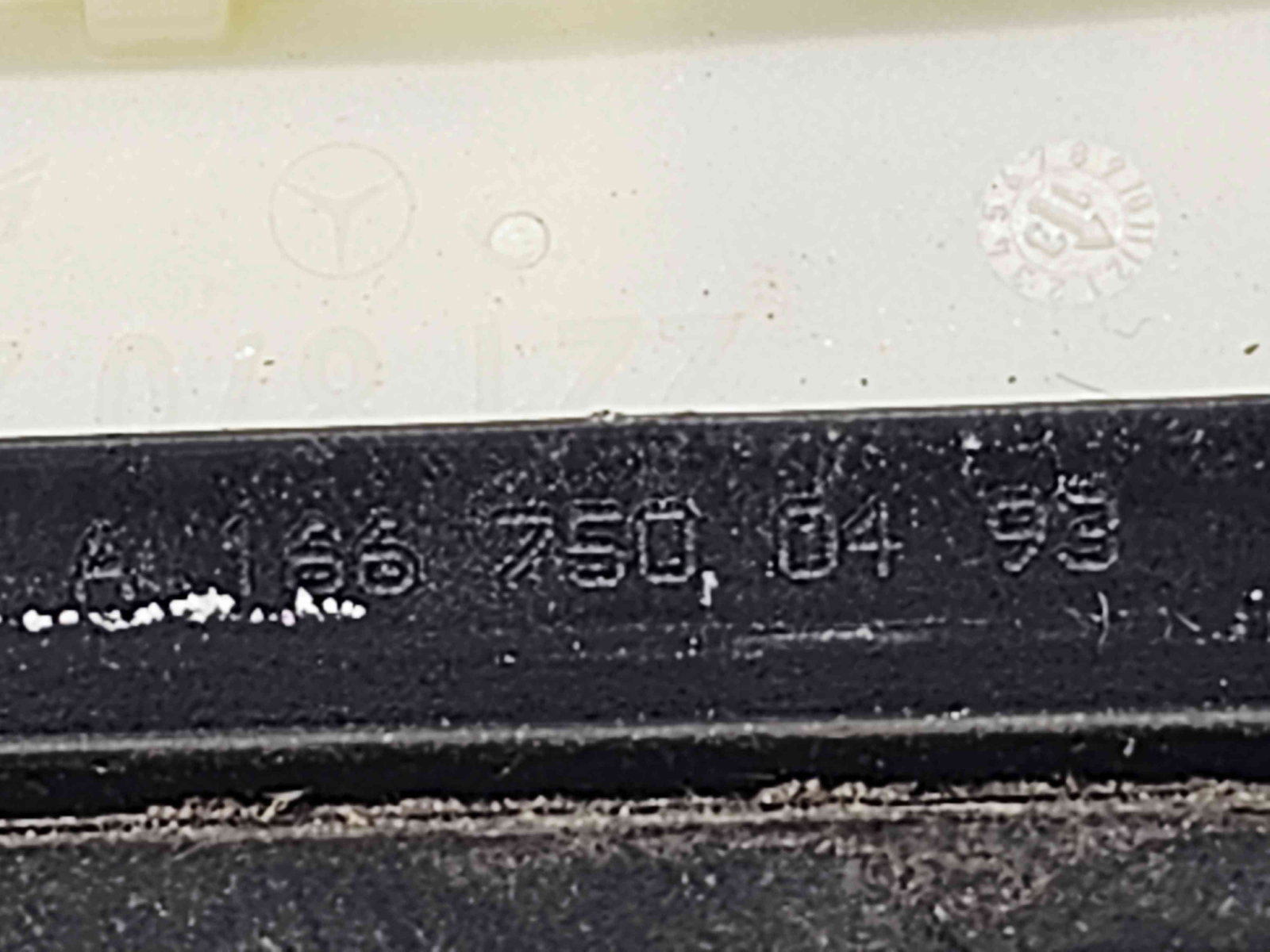 Buton deschidere portbagaj Mercedes Clasa A (W176) [Fabr 2012-2018] A1667500493 - imagine 3