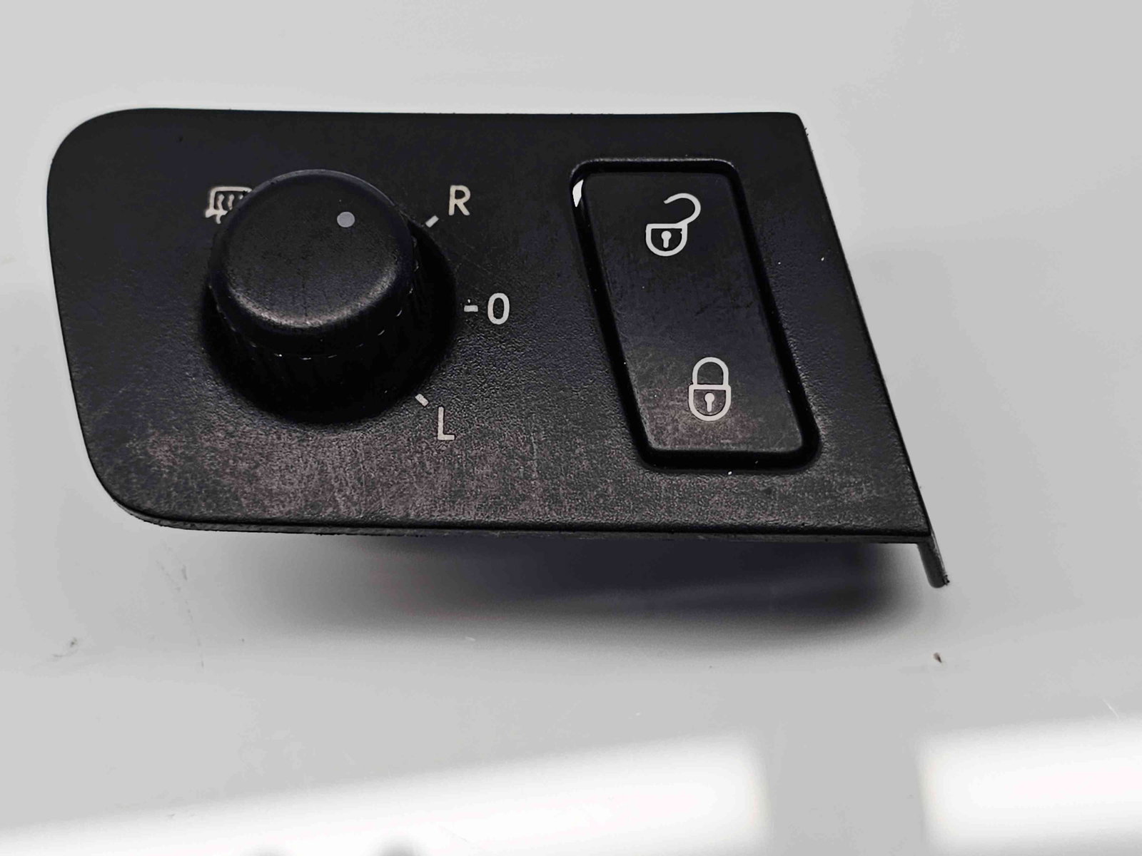 Buton reglaj oglinzi Volkswagen Caddy 3 (2KA, 2KH) [Fabr 2004-2010] 1T2959552F