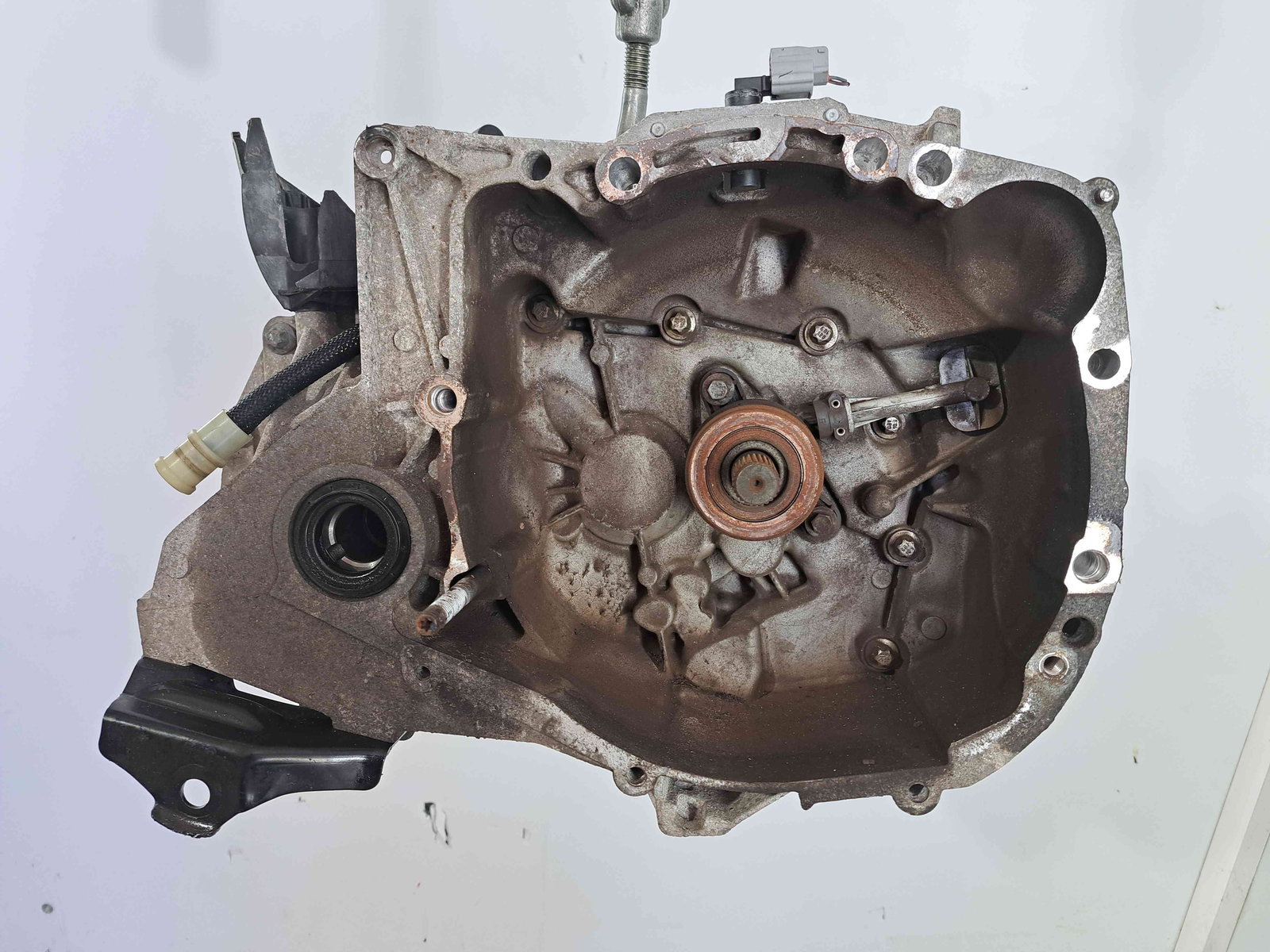 Cutie viteze manuala 5 trepte Renault Clio 4 (B98) Hatchback [Fabr 2012-2020] 8200276017 1.2 Benz D4F740 55KW / 75CP - imagine 1