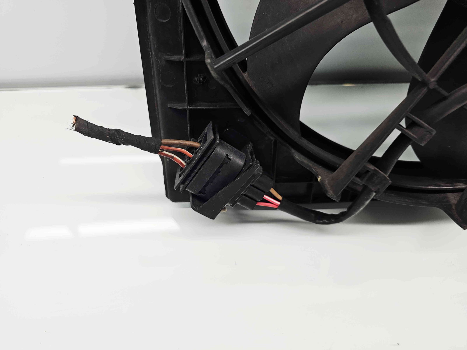 Electroventilator Volkswagen Polo (6R) [Fabr 2009-2016] 6R0121207A 1.2 TDI CFWA 55KW / 75CP - imagine 2