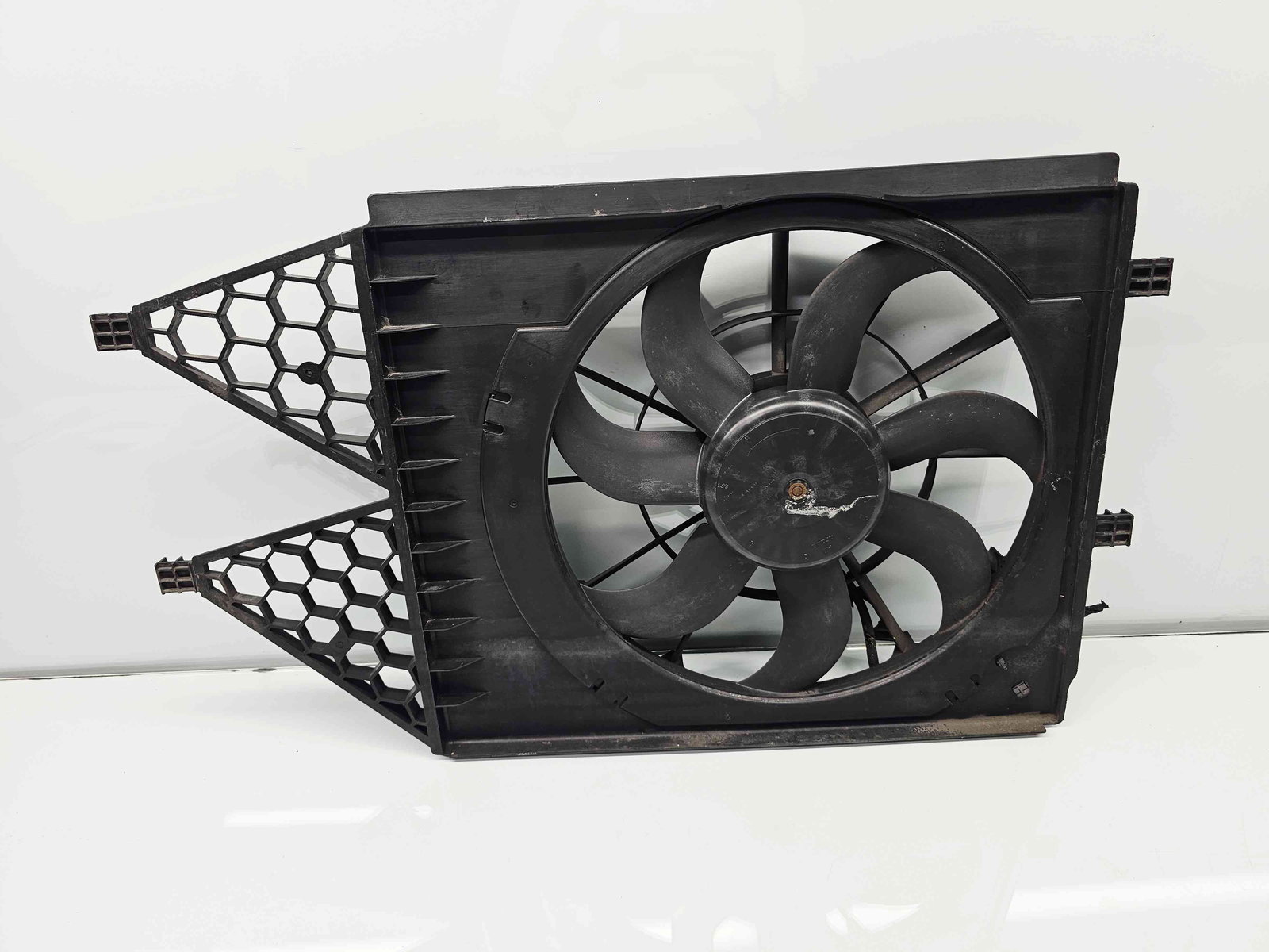 Electroventilator Volkswagen Polo (6R) [Fabr 2009-2016] 6R0121207A 1.2 TDI CFWA 55KW / 75CP - imagine 3