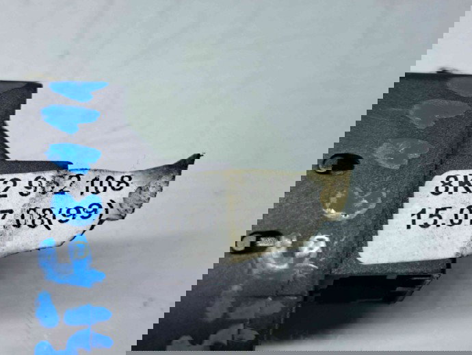  Buton blocare usi Audi A4 (8K2, B8) [Fabr 2008-2015] 8K2962108 1.8 Benz CABA 88KW / 120CP