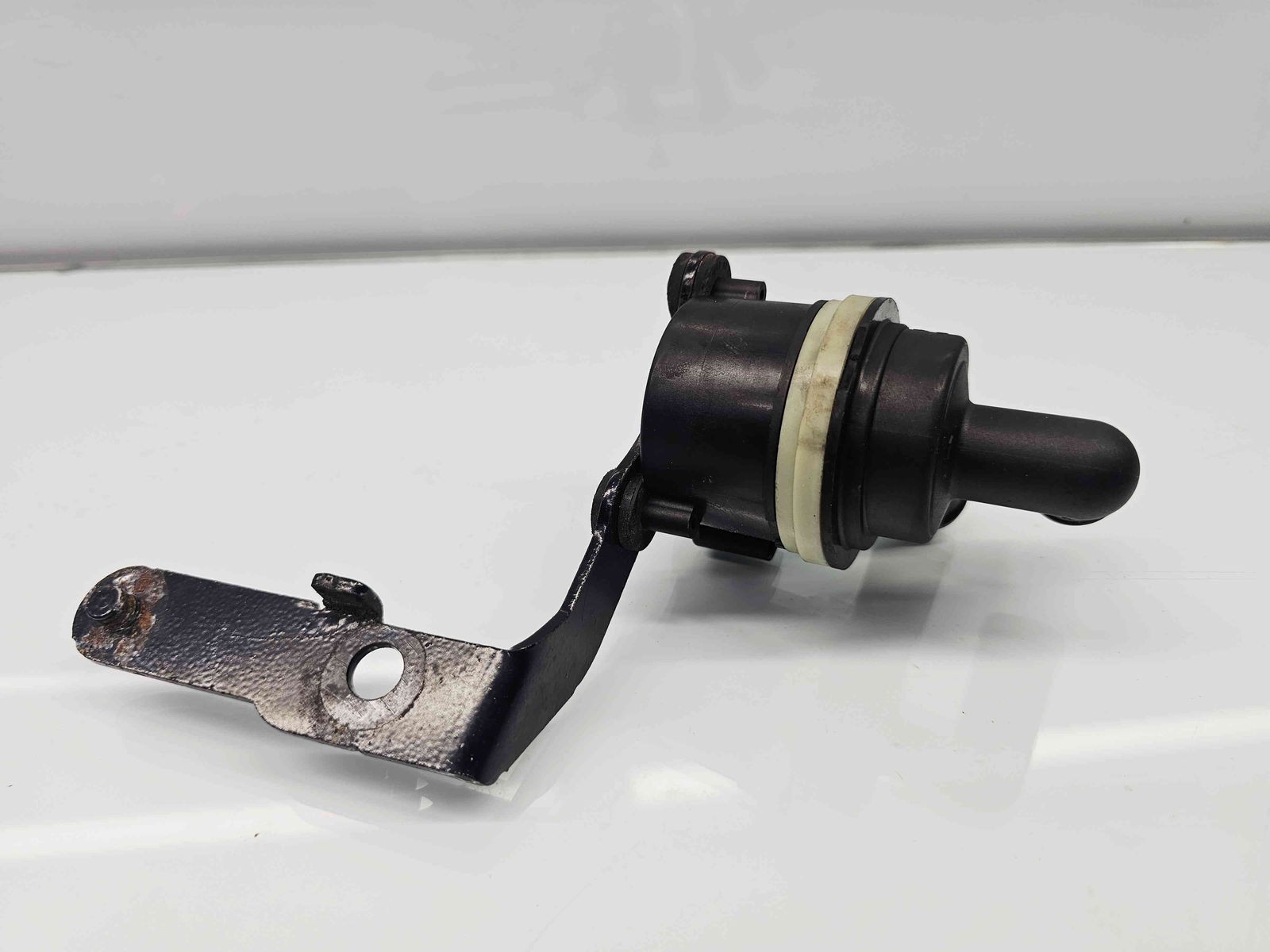 Pompa recirculare apa Seat Alhambra (710) [Fabr 2010-2020] 5N0965561A 2.0 TDI CFFB 103KW / 140CP - imagine 2