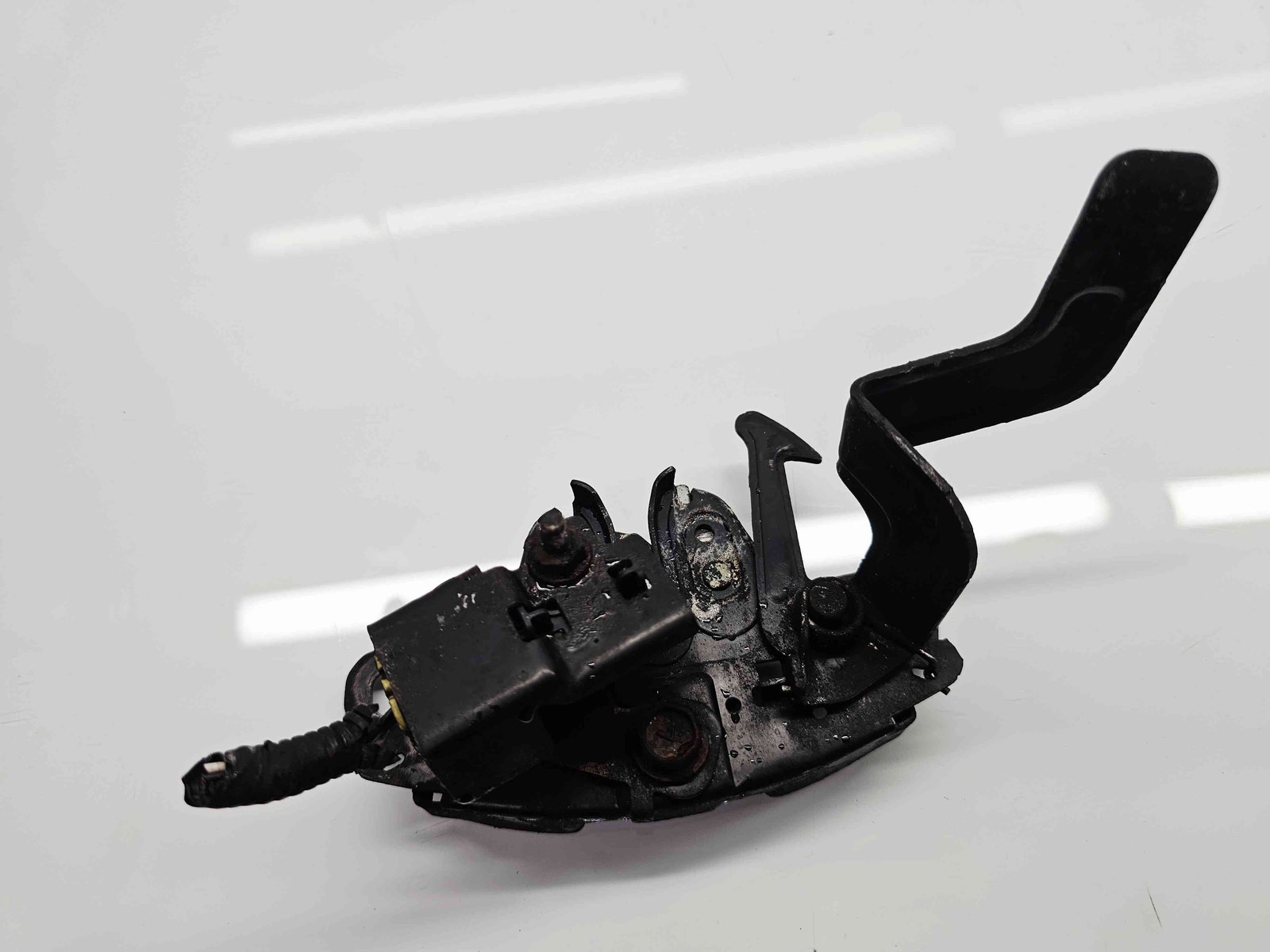 Broasca capota Nissan Juke [Fabr 2010-2014] Hatchback - imagine 4