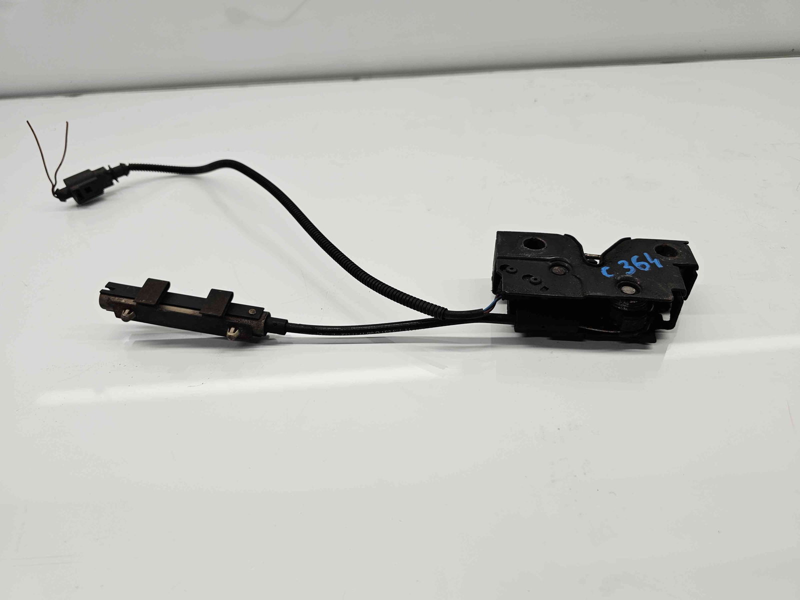 Broasca capota Volkswagen Touran II (1T3) [Fabr 2010-2015] - imagine 2