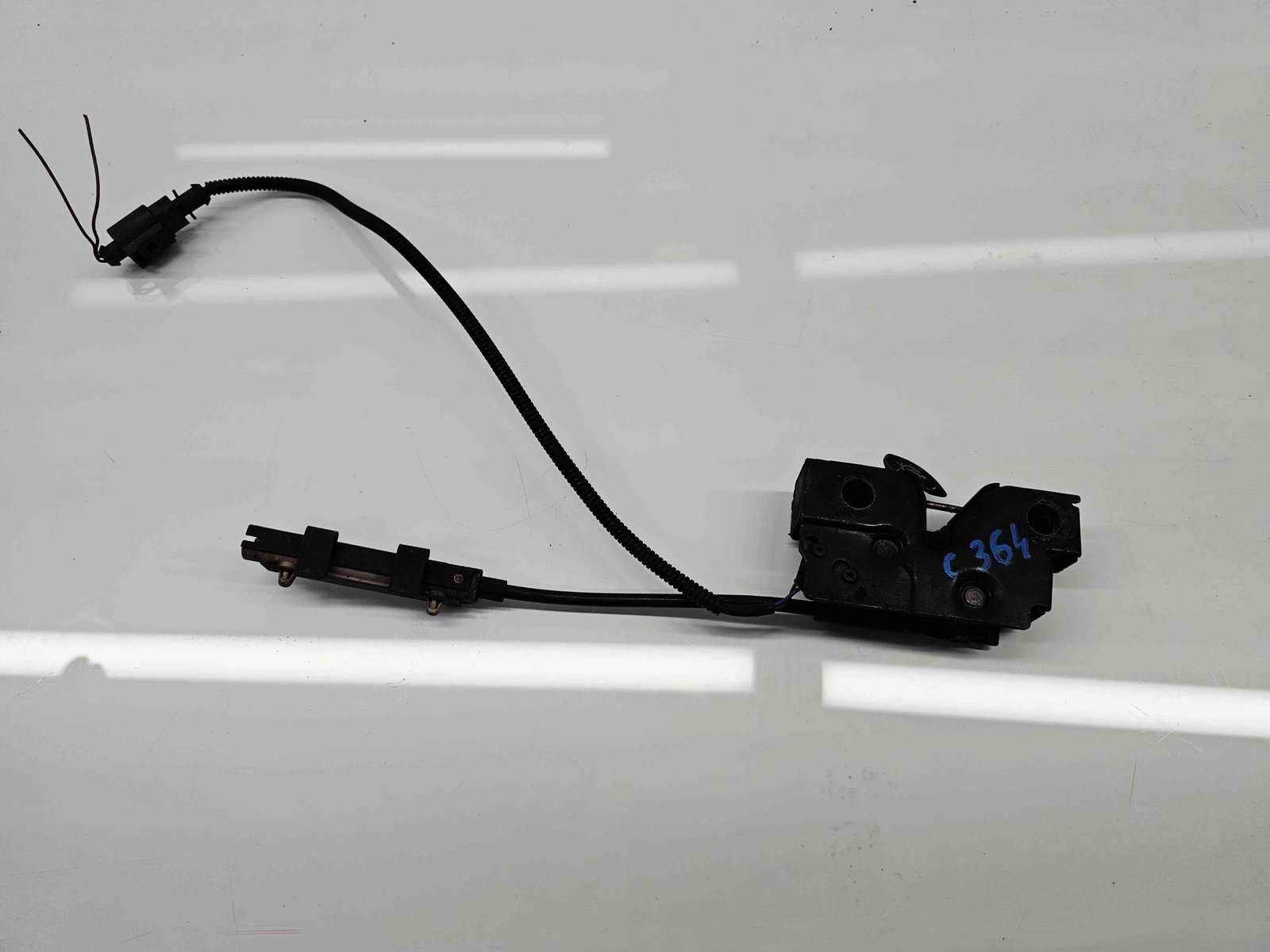 Broasca capota Volkswagen Touran II (1T3) [Fabr 2010-2015] - imagine 3