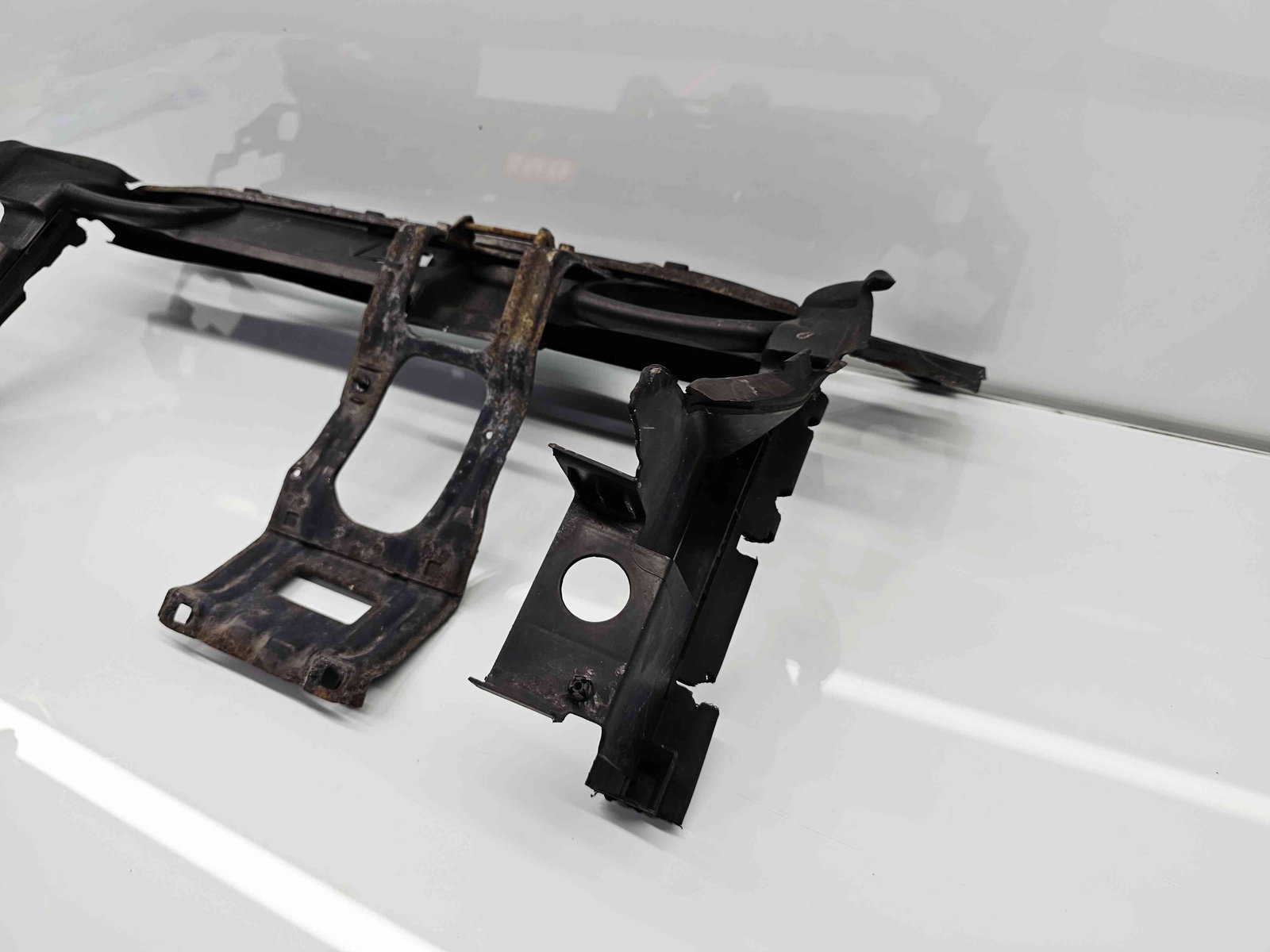 Capac trager Mercedes Clasa CLK (C209) [Fabr 2002-2009] - imagine 3