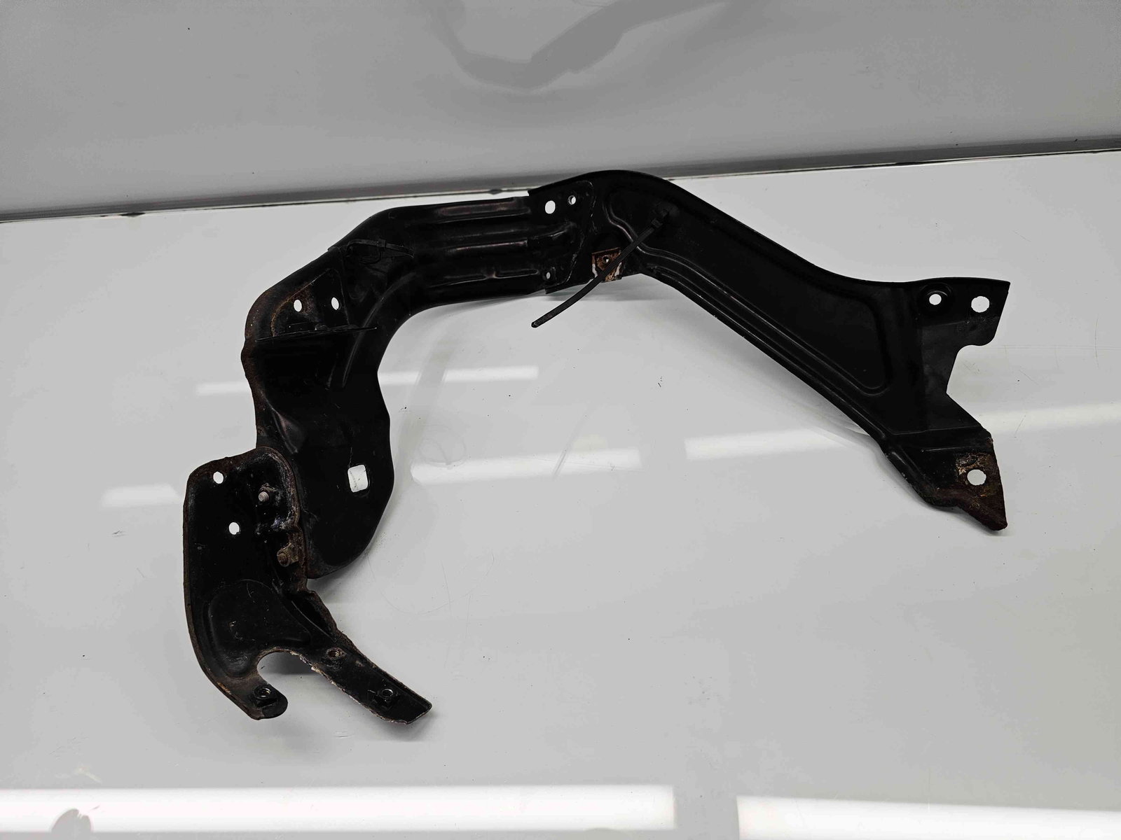 Suport far stanga Mercedes Clasa CLK (C209) [Fabr 2002-2009] - imagine 1