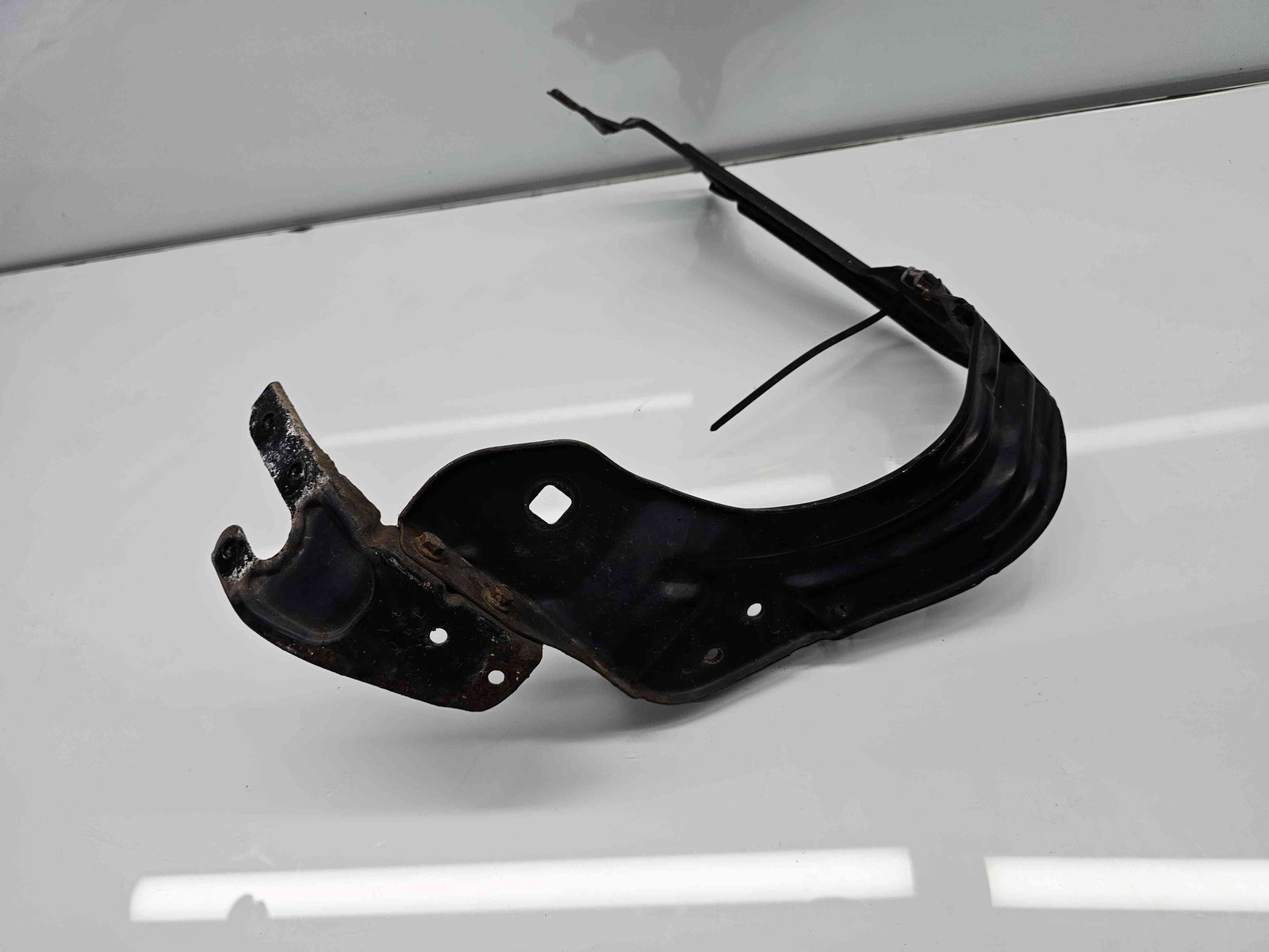 Suport far stanga Mercedes Clasa CLK (C209) [Fabr 2002-2009] - imagine 4