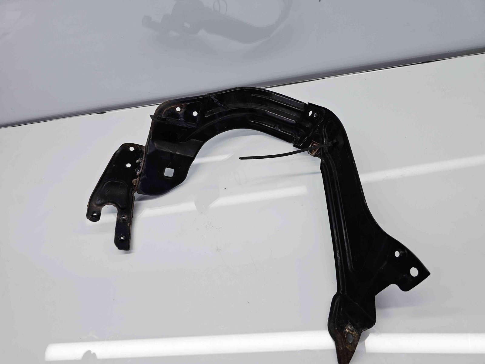 Suport far stanga Mercedes Clasa CLK (C209) [Fabr 2002-2009] - imagine 6