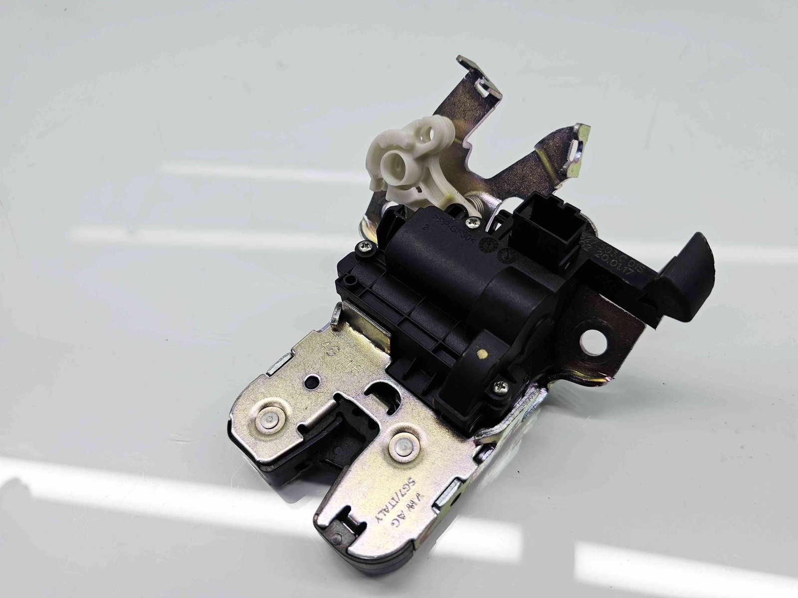 Broasca haion Volkswagen Passat B8 (3G2) [Fabr 2015-prezent] - imagine 2