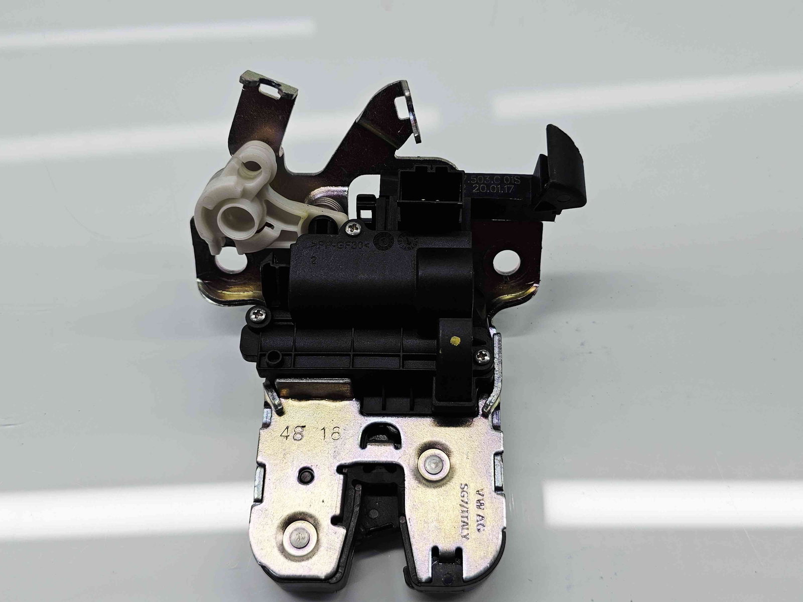 Broasca haion Volkswagen Passat B8 (3G2) [Fabr 2015-prezent] - imagine 4