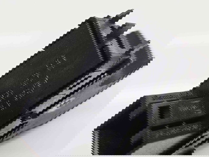  Buton deschidere portbagaj Volkswagen Passat B8 (3G2) [Fabr 2015-prezent] 3G0959831