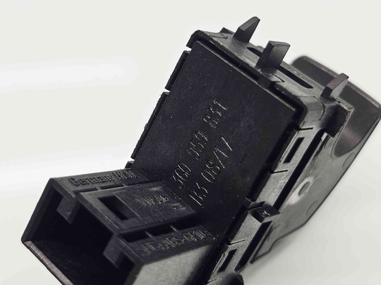 Buton deschidere portbagaj Volkswagen Passat B8 (3G2) [Fabr 2015-prezent] 3G0959831 - imagine 2
