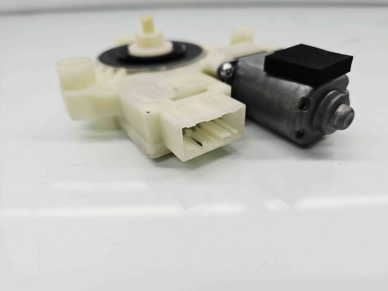 Motoras geam dreapta spate Volkswagen Passat B8 (3G2) [Fabr 2015-prezent] - imagine 4