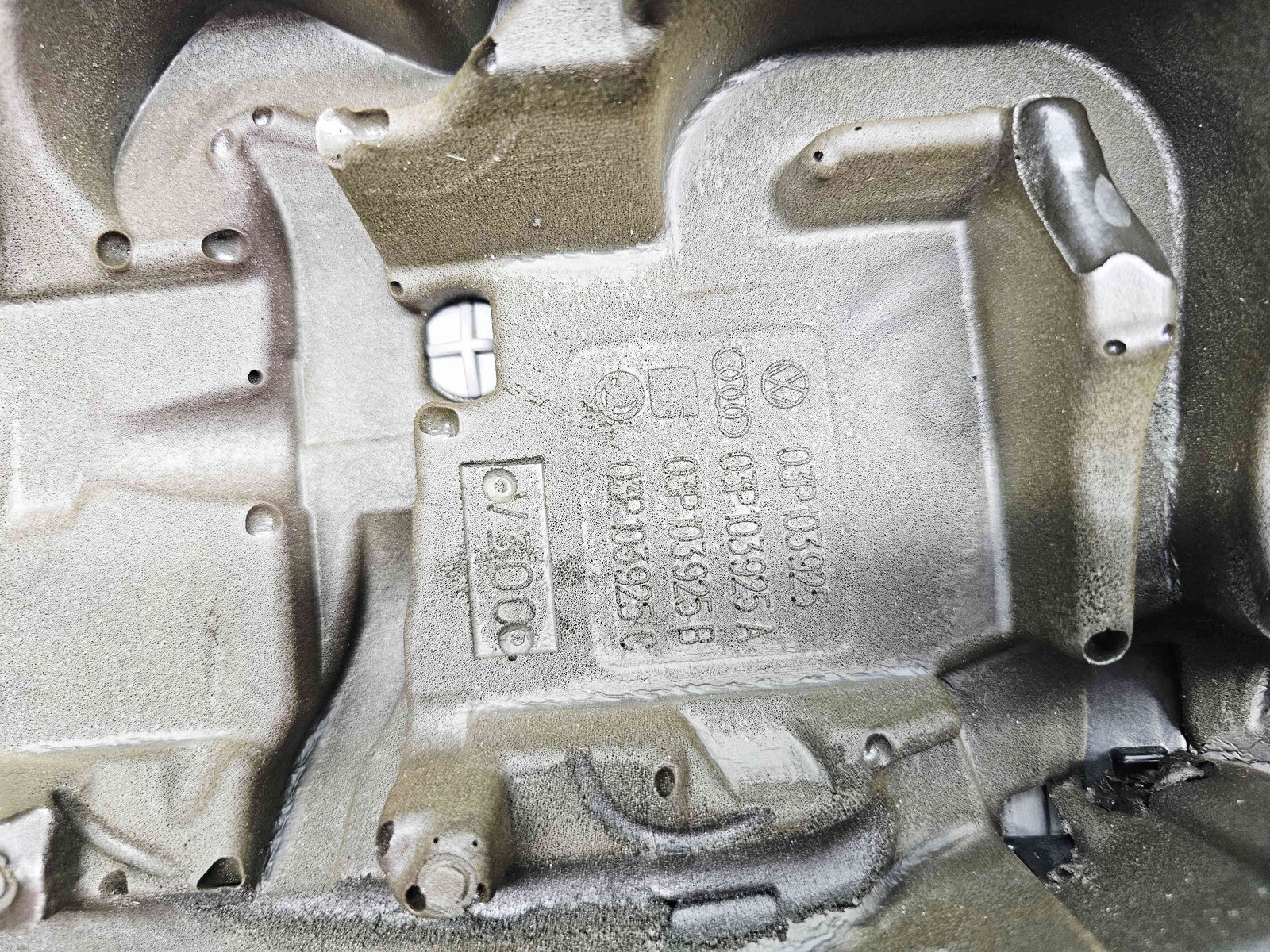 Capac motor Volkswagen Polo (6R) [Fabr 2009-2016] 03P103925 1.2 TDI CFWA 55KW / 75CP - imagine 3