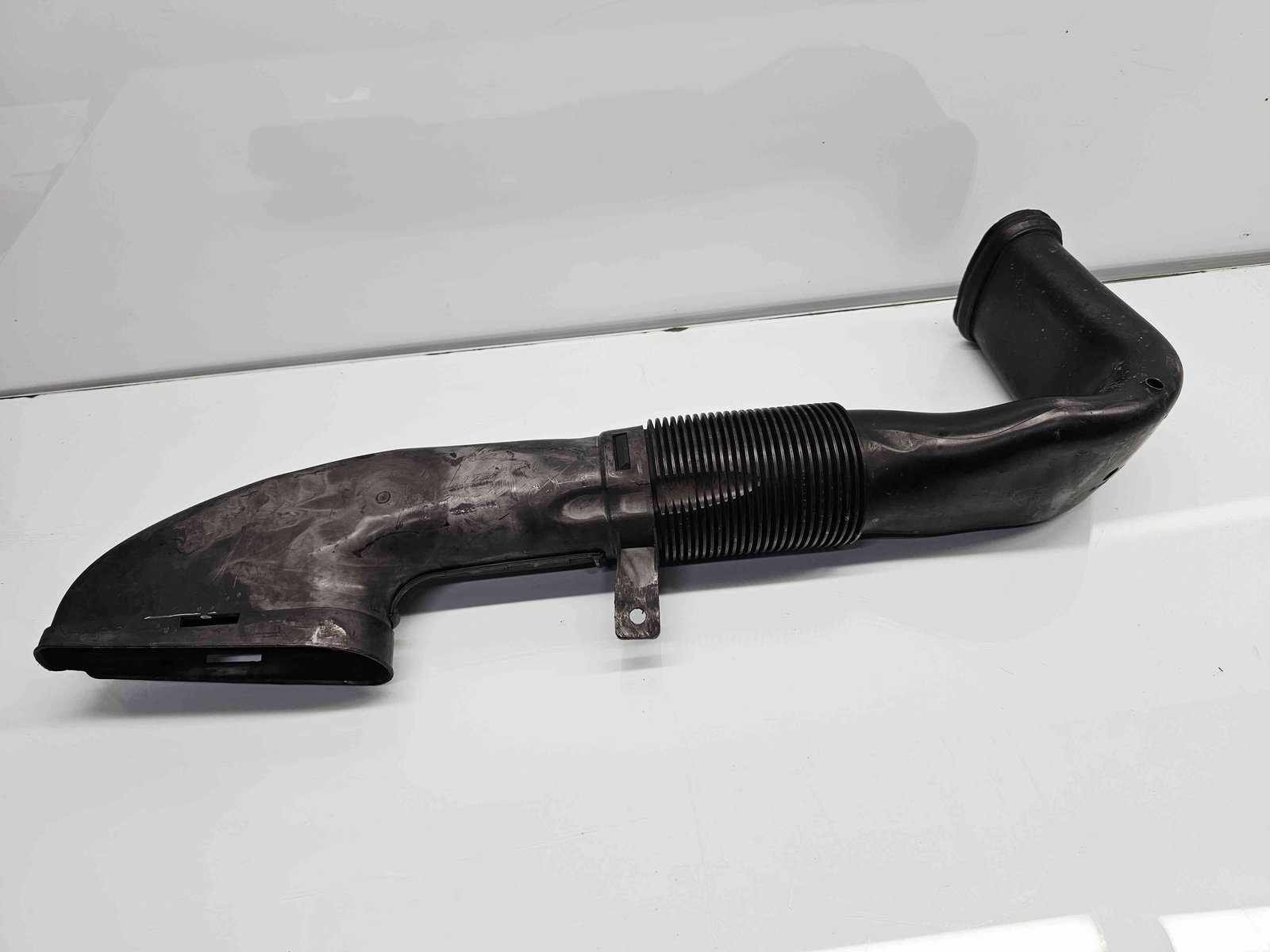 Difuzor captare aer Mercedes Clasa C Coupe (C204) Facelift AMG [Fabr 2011-2015] - imagine 4