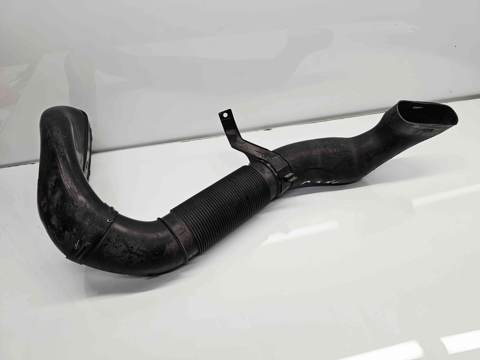 Difuzor captare aer Mercedes Clasa CLK (C209) [Fabr 2002-2009] - imagine 2