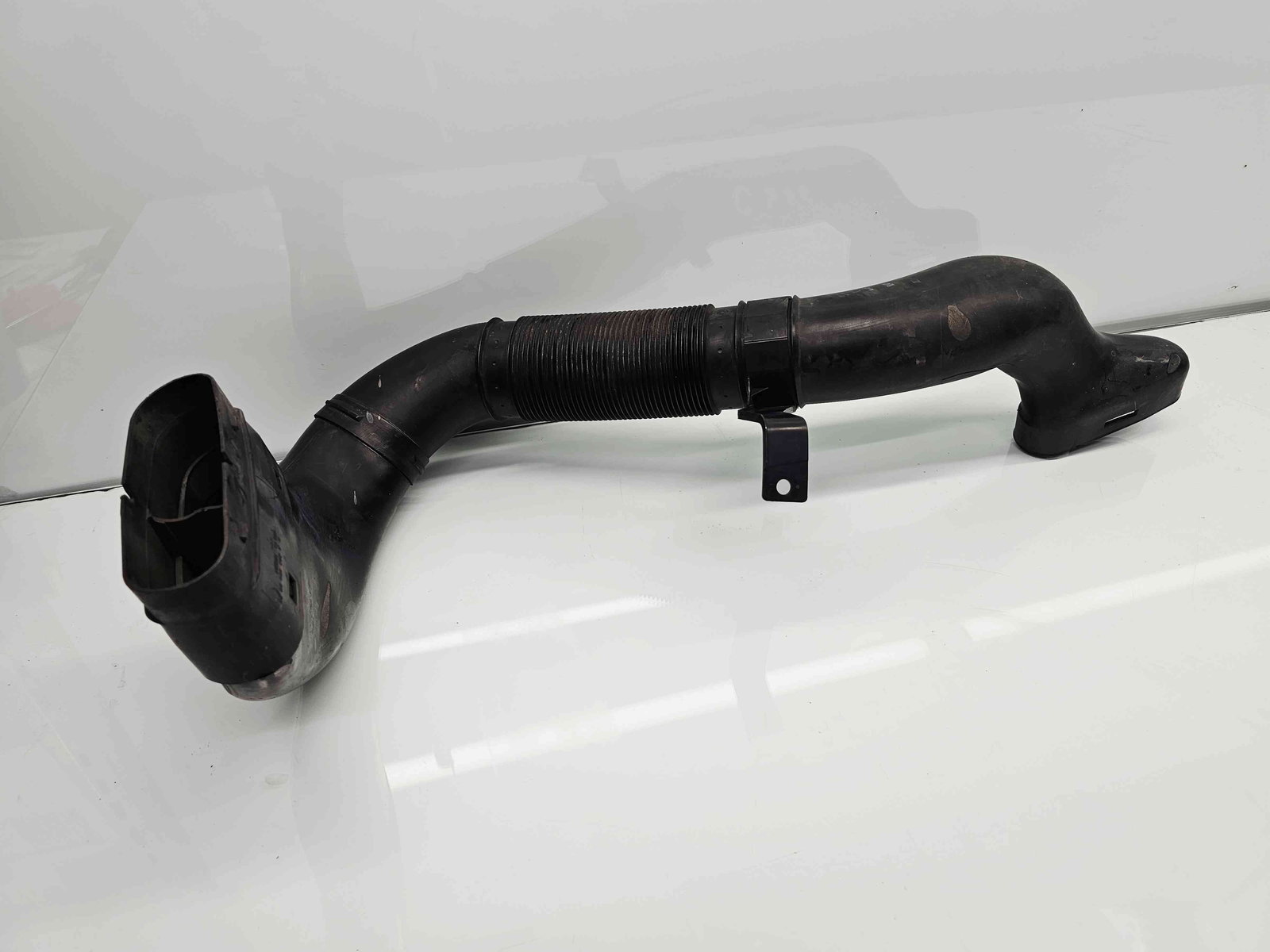 Difuzor captare aer Mercedes Clasa CLK (C209) [Fabr 2002-2009] - imagine 4