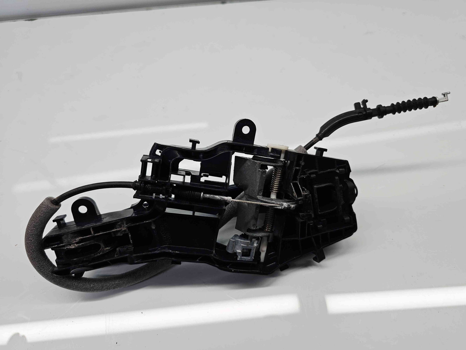 Maner usa stanga spate Volkswagen Passat B8 (3G2) [Fabr 2015-prezent] - imagine 2