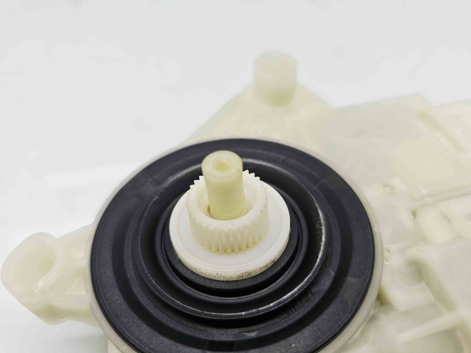 Motoras geam stanga spate Volkswagen Passat B8 (3G2) [Fabr 2015-prezent]