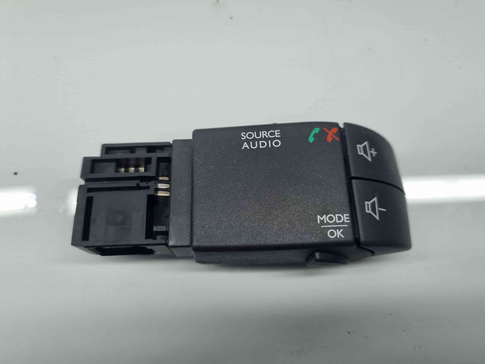 Comenzi volan Dacia Sandero 2 [Fabr 2012-prezent] OEM - imagine 2