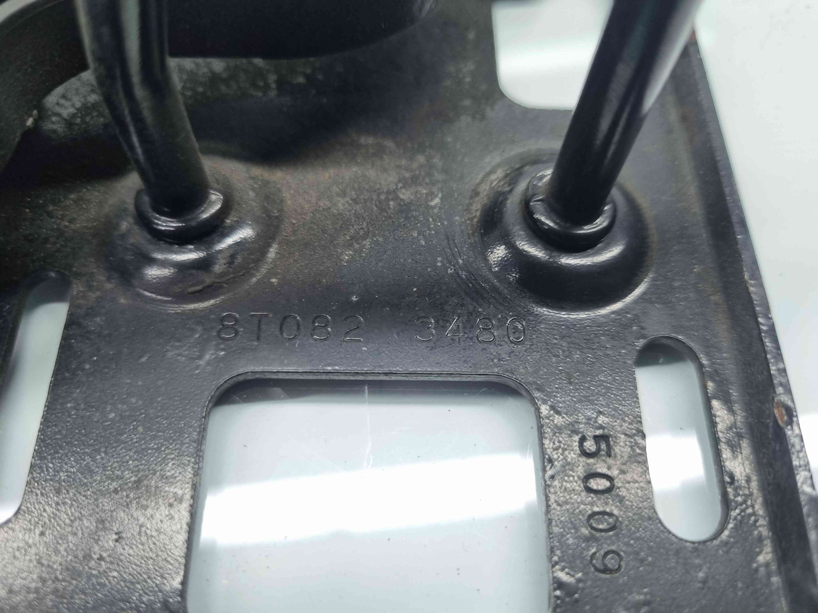 Maner deschidere capota Audi A4 (8K5, B8) Avant [Fabr 2008-2015] - imagine 1