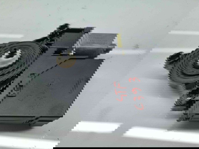 Motoras geam stanga fata Volkswagen Passat B7 (362) [Fabr 2010-2014]