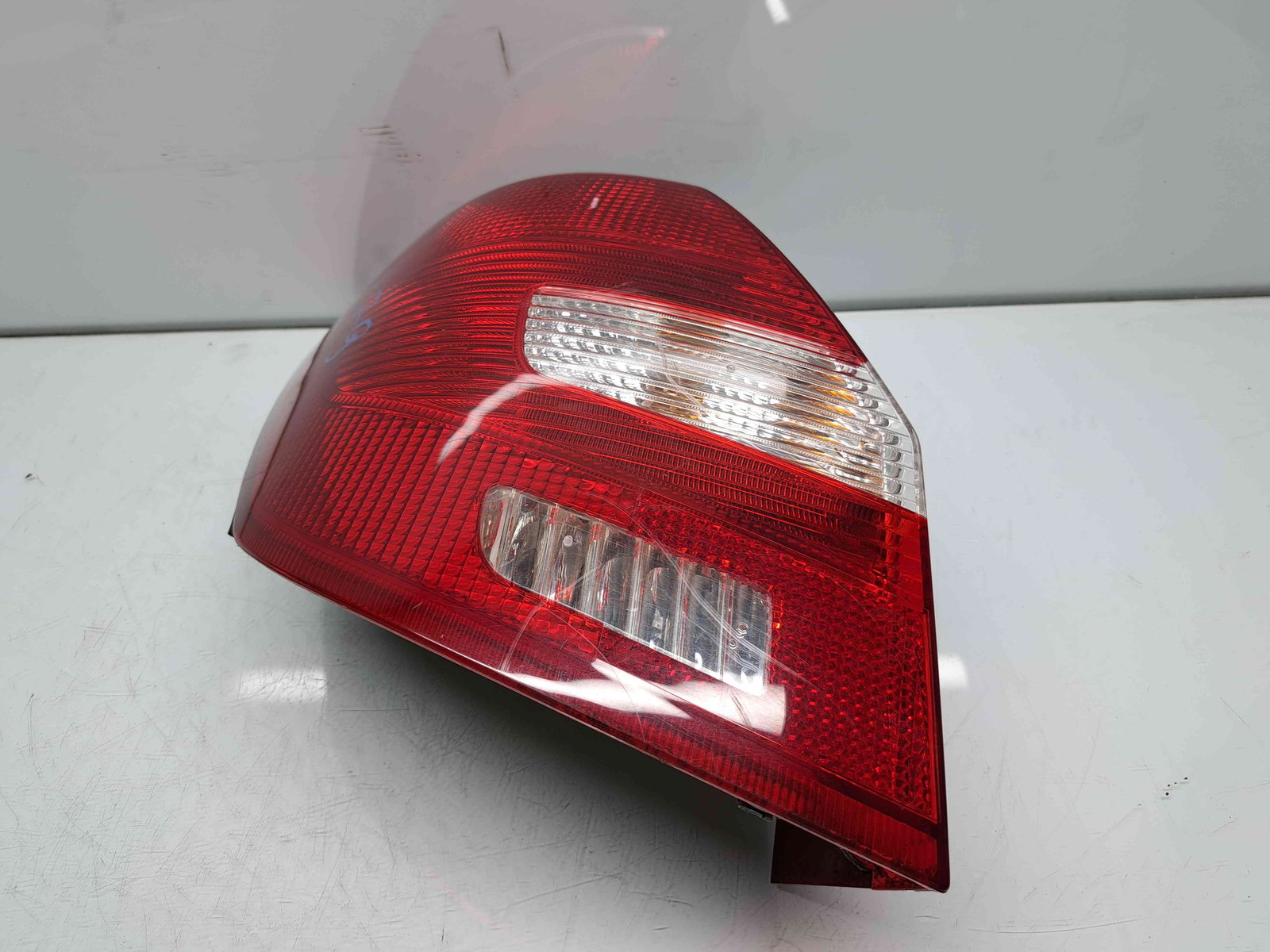 Stop aripa stanga Skoda Fabia 2 (5J, 542) [Fabr 2007-2014] 5J6945095AE - imagine 1