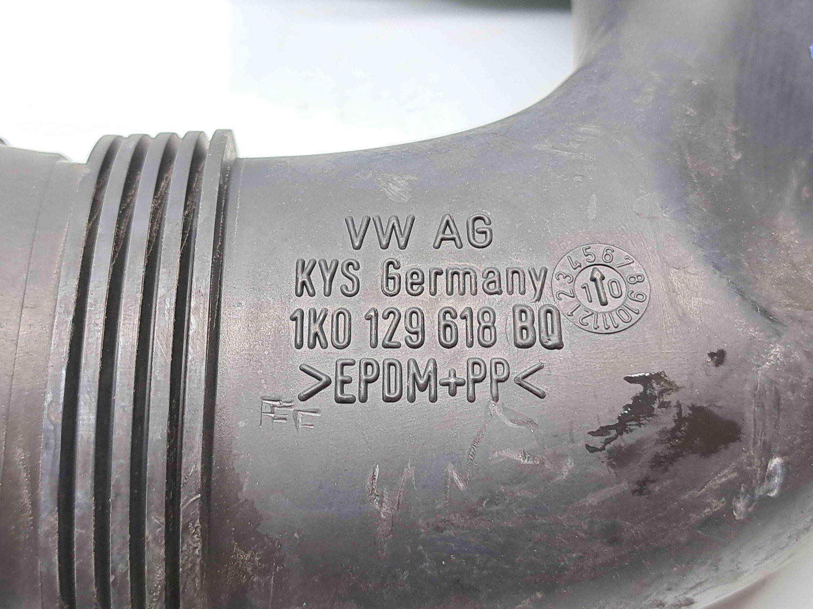 Tub admisie aer Volkswagen Passat B7 (362) [Fabr 2010-2014] 1K0129618BQ 1.6 TDI CAYB 66KW / 90CP - imagine 2