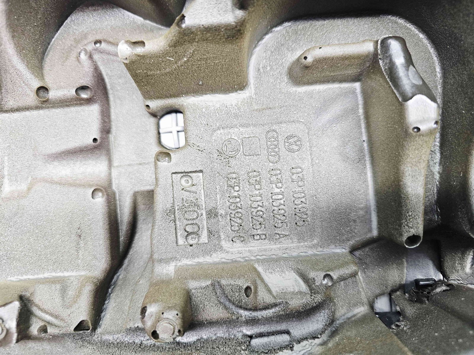 Capac motor Seat Toledo 4 (KG3) [Fabr 2012-2018] 03P103925 1.2 TDI CFWA 55KW / 75CP - imagine 3